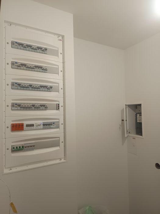 Kompleksowy montaż instalacji elektrycznych