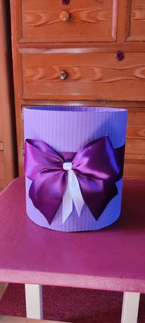 Коробка подарочная для цветов + подарок