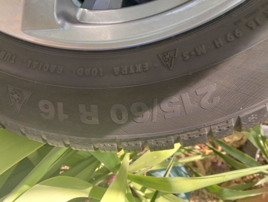 Jantes e pneus 16 como novas