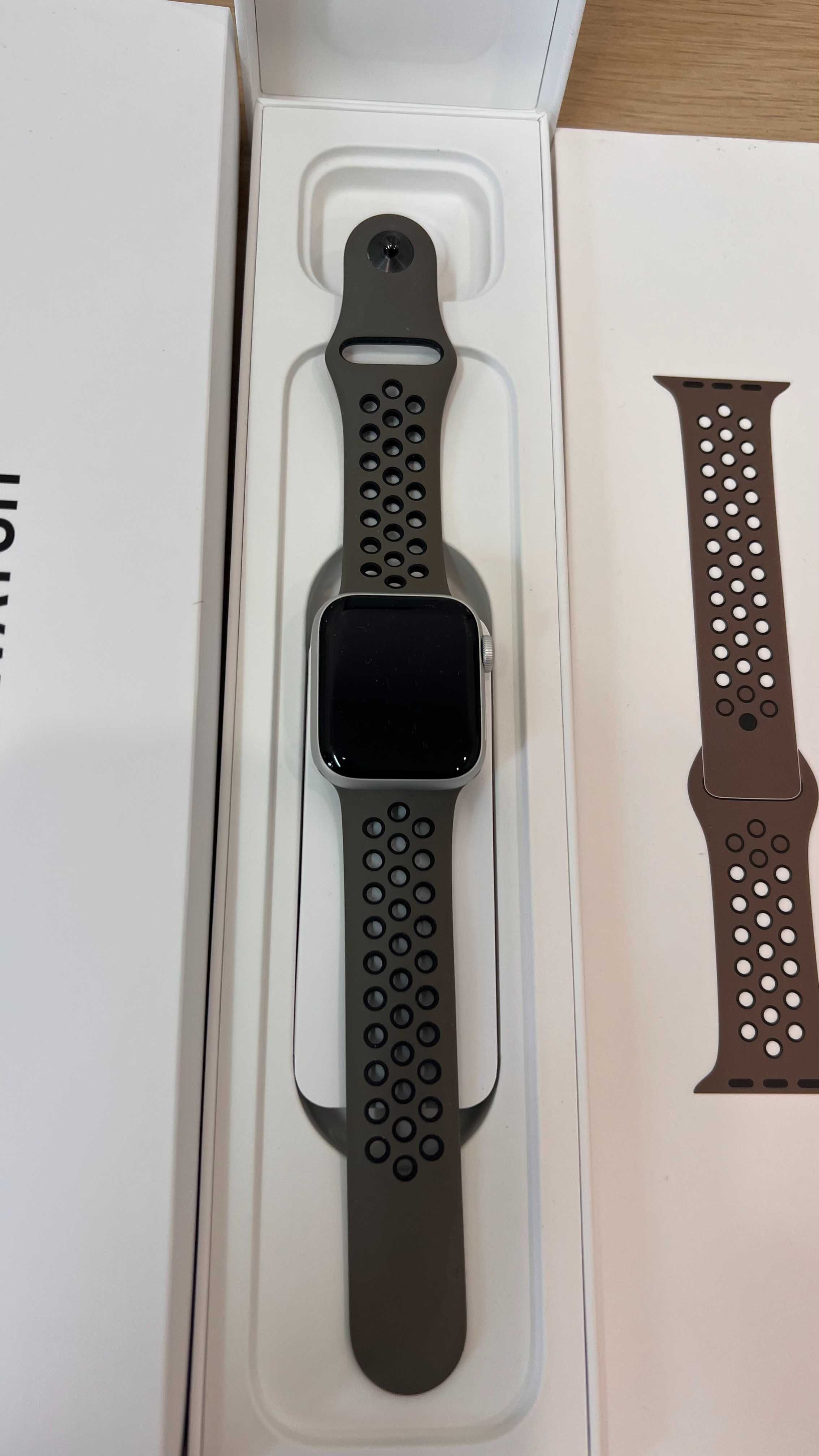 Apple Watch Se (2nd Gen) 40mm Starlight Aluminum Case Novo