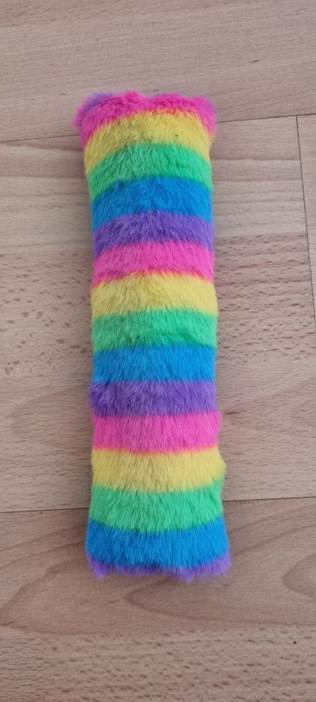 Szeleszczący kolorowy matołek 23 cm