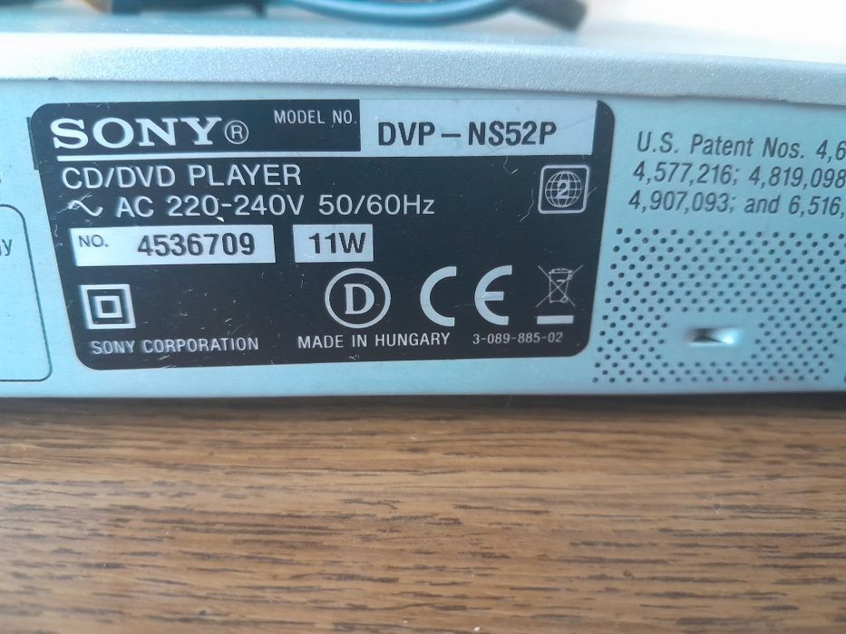 Odtwarzacz DVD srebrny