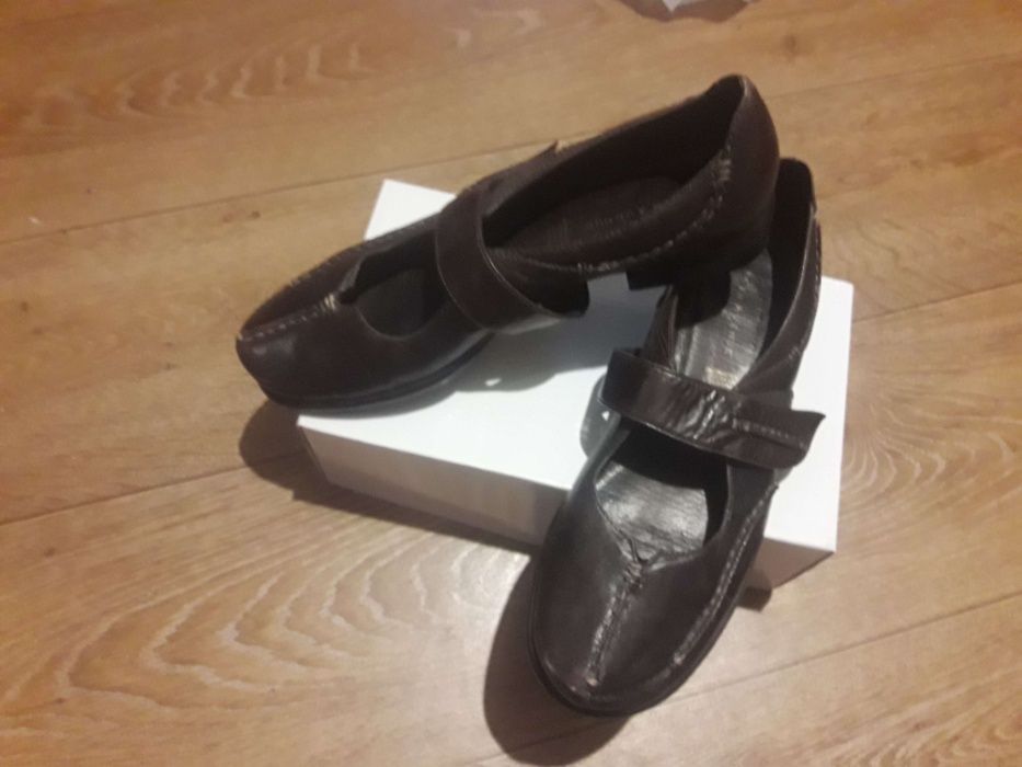продам 2 пары женской обуви фирмы 5th Avenue (5 Авеню) 41 Германия
