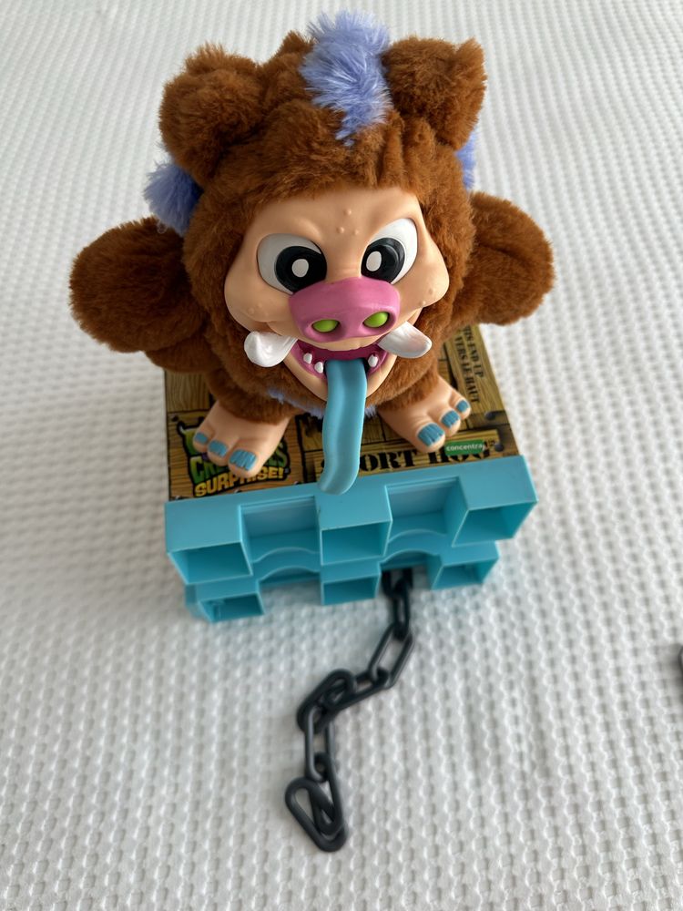 Boneco Crate creatures suprise