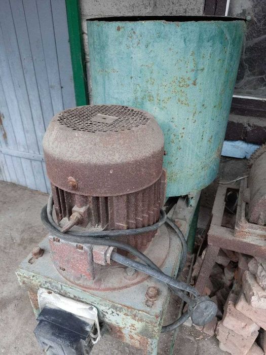 Корморезка (бурякорезка, кормоизмельчитель)