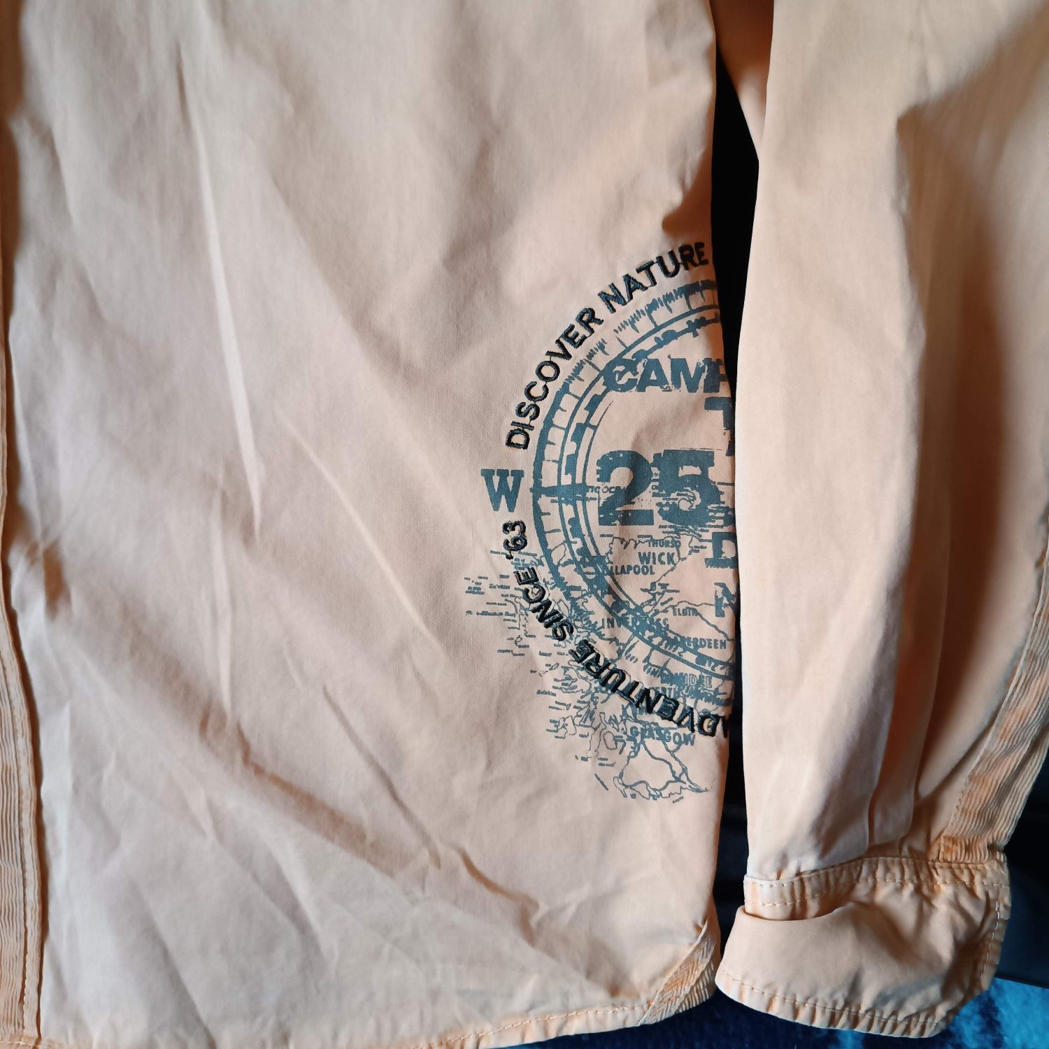 Koszulka Camp David roz XL.

Stan BDB

Szczegółowe wymiary:

długość c