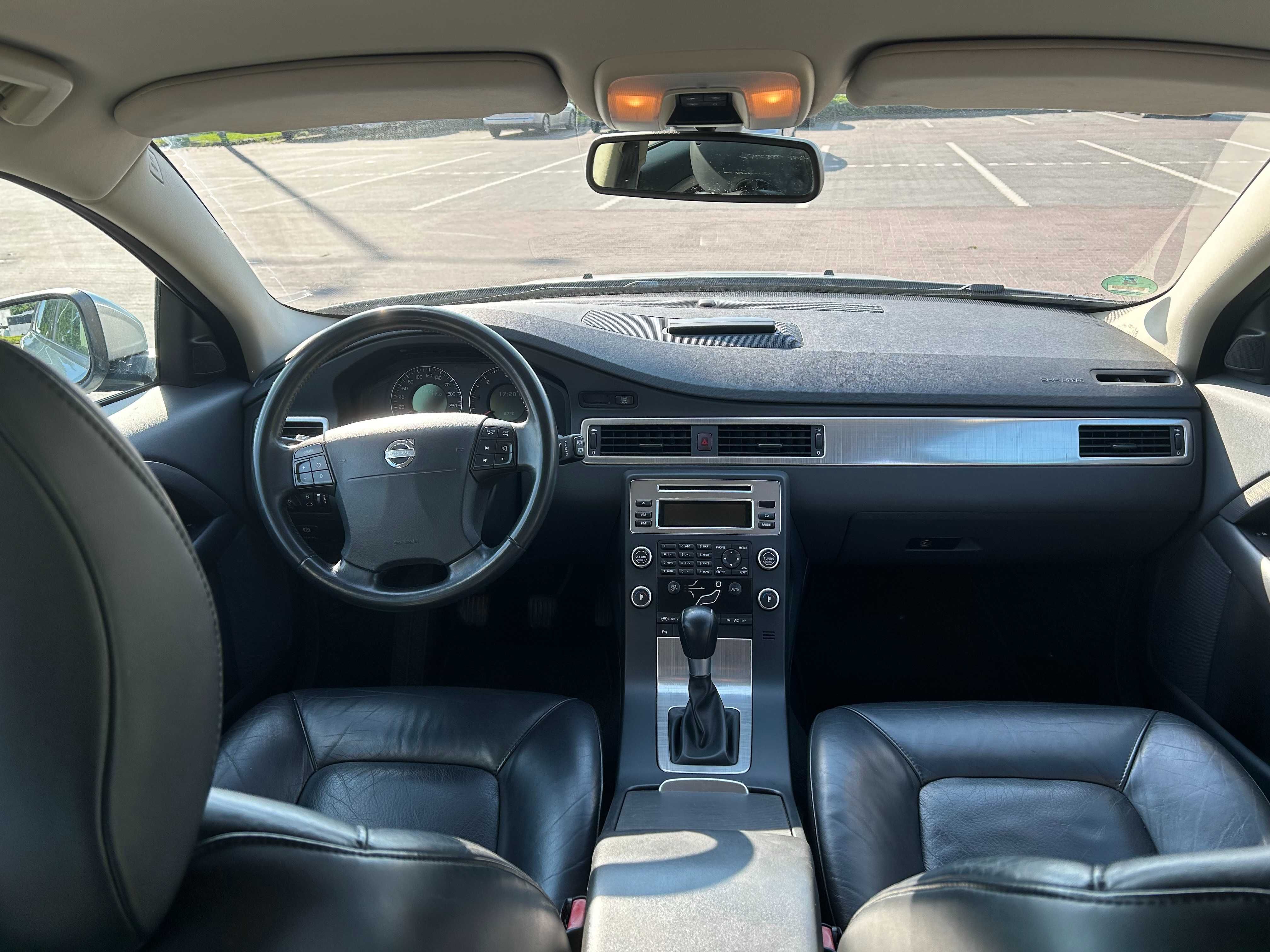 Volvo V70 2.0 diesel manual 6 / MOMENTUM skóry tempomat nawigacja / PL
