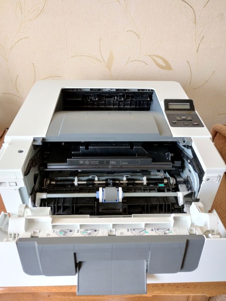 Принтер HP laserjet Pro M402dw (міцний горішок)