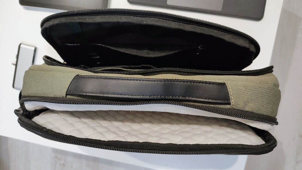 Laptop / Tablet Microsoft Surface Go 2 4/64 Win11 klawiatura torba