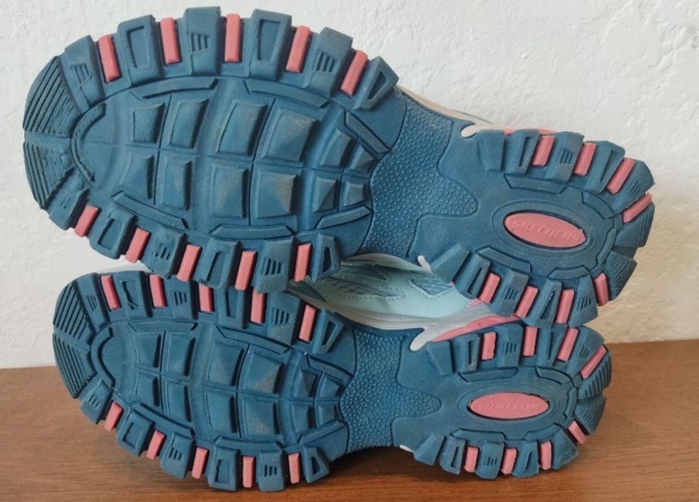 Трекінгові бігові кросівки Skechers 39р