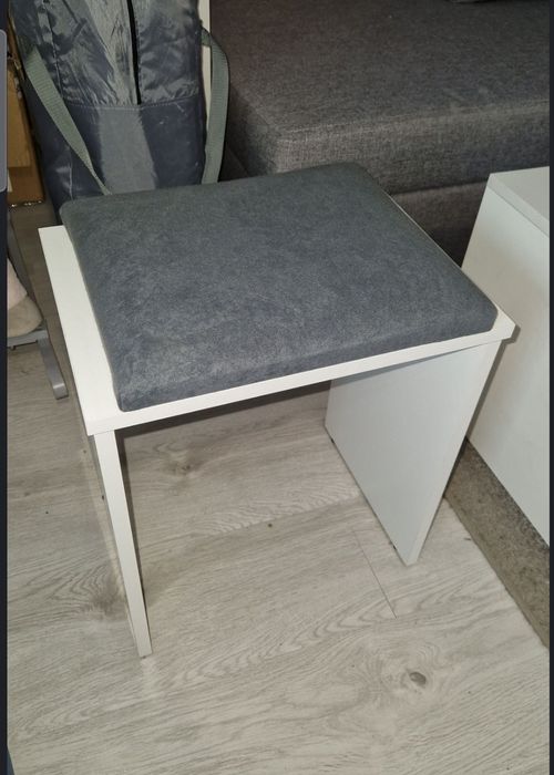 Nowy taboret do toaletki