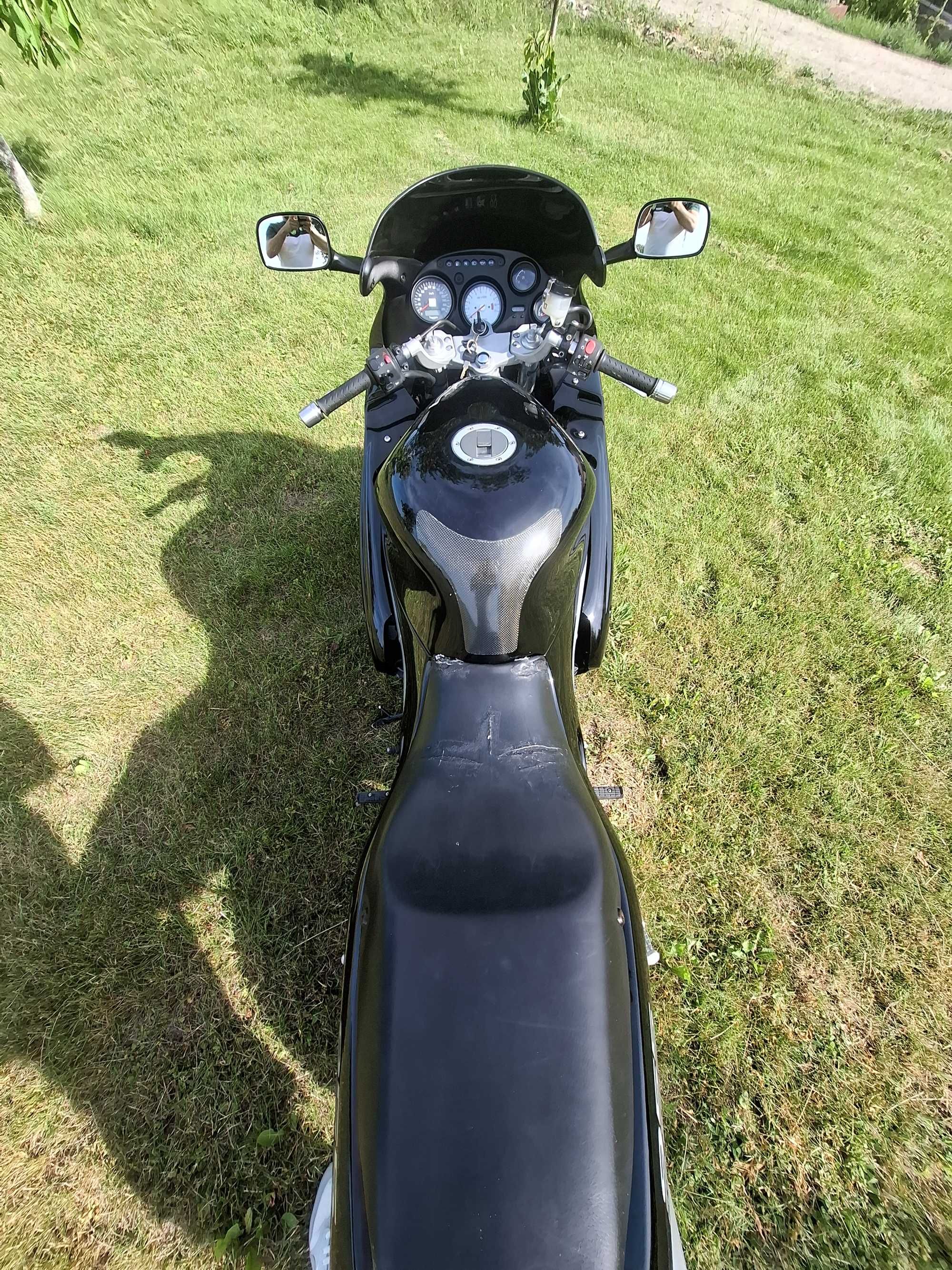 Triumph sprint st 955i