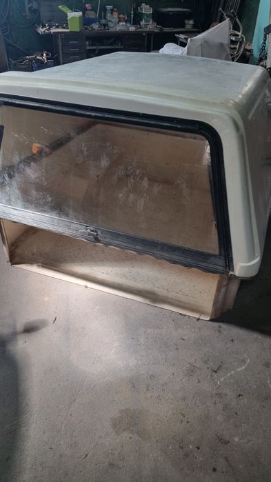 Hardtop Mitsubishi L200