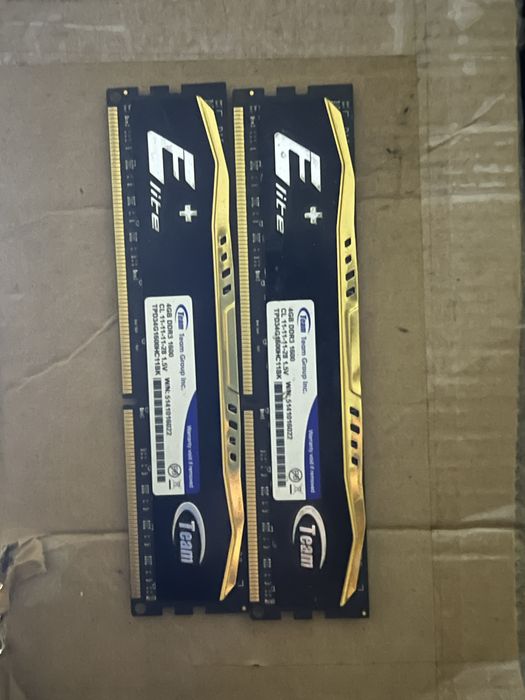 Оперативна пам'ять Team DIMM 4 gb DDR3 1600MHz