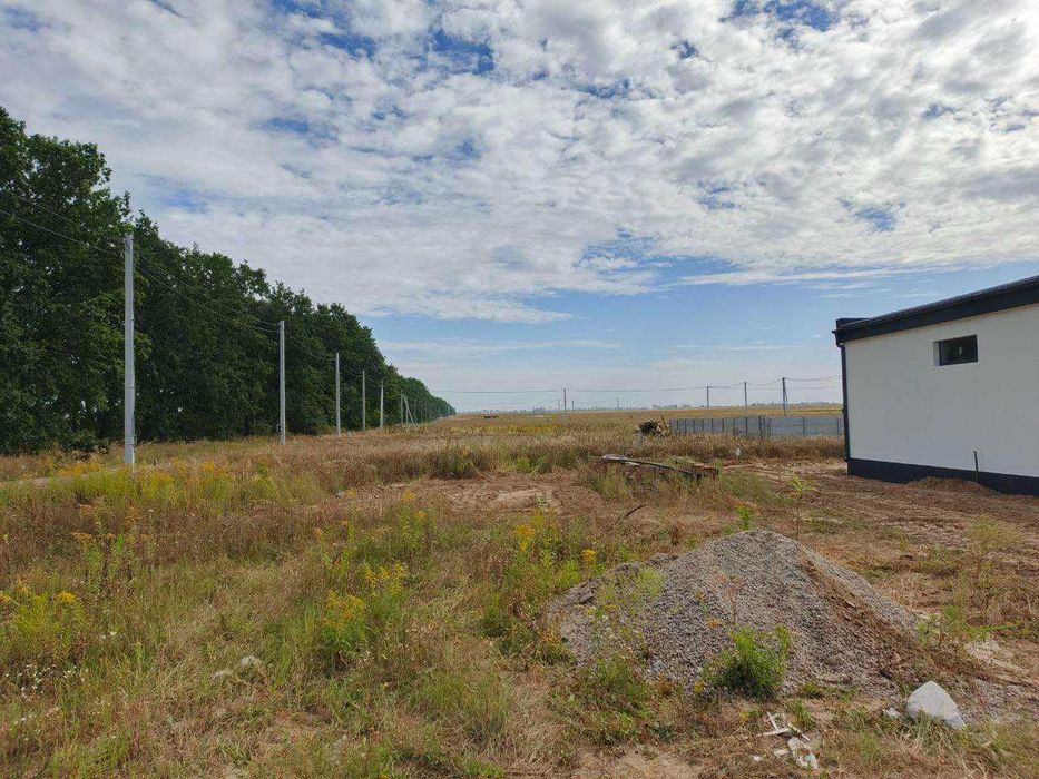 Продам Земельну Дiлянку  5 соток пiд будiвництво.  Котеджне Мiстечко.