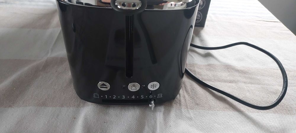 Toster Russell Hobbs  czarny 1300 W
