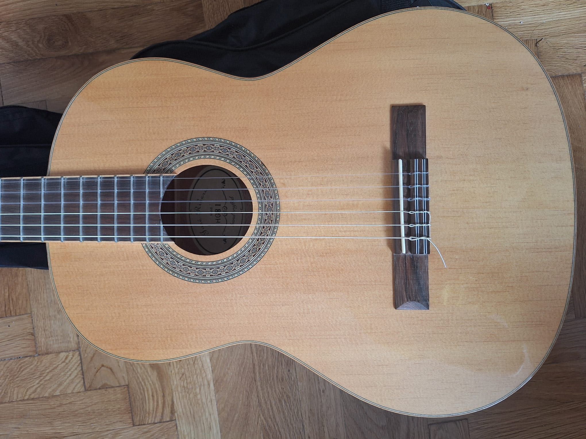 Klasyczna gitara akustyczna José Ribera HG81