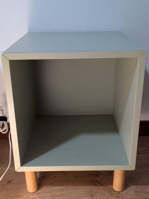 Cubos IKEA - EKET armário azul com pés