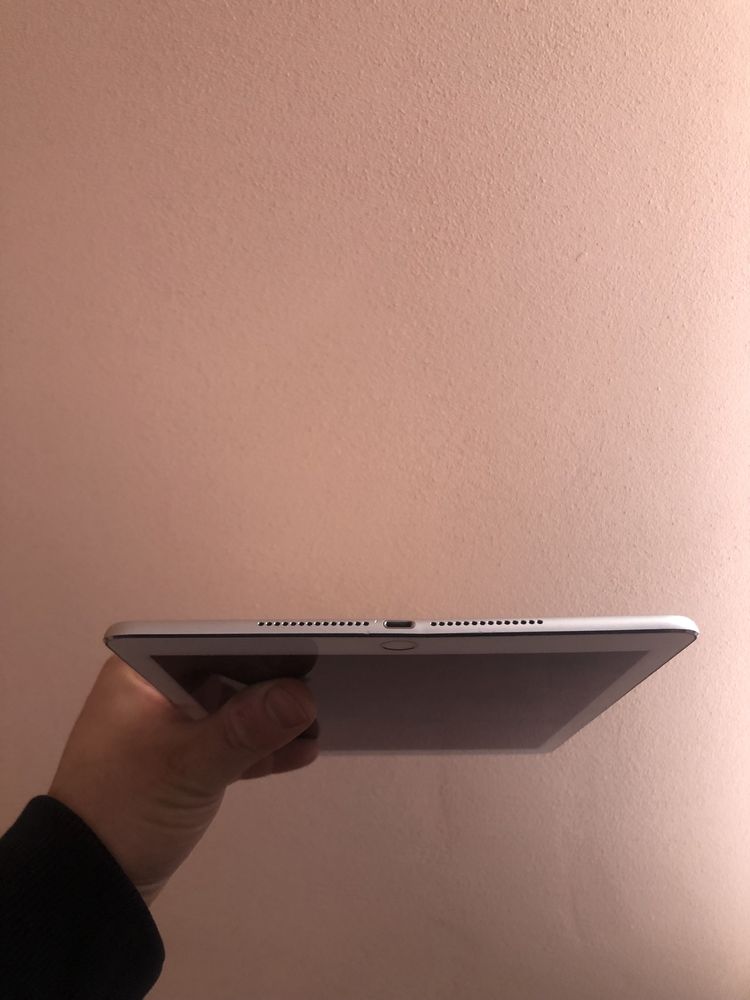 iPad Air 2 16г стан супер нового!