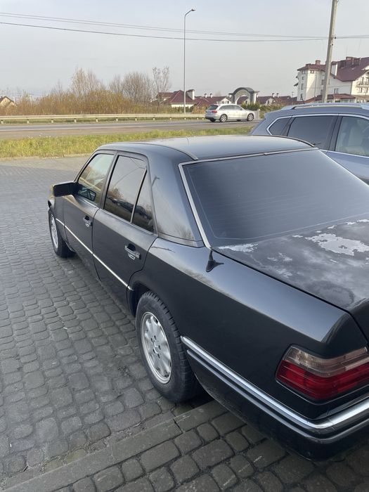 Mercedes E220 W124