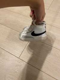 Nike blazer kids dziecięce 19.5 dla dzieci biały czarny