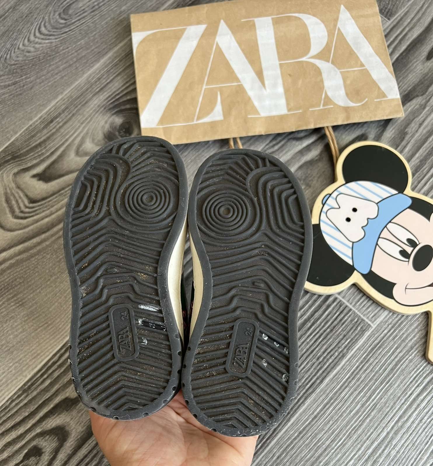 Кроссовки Zara c Mikki Mouse. Размер 24.