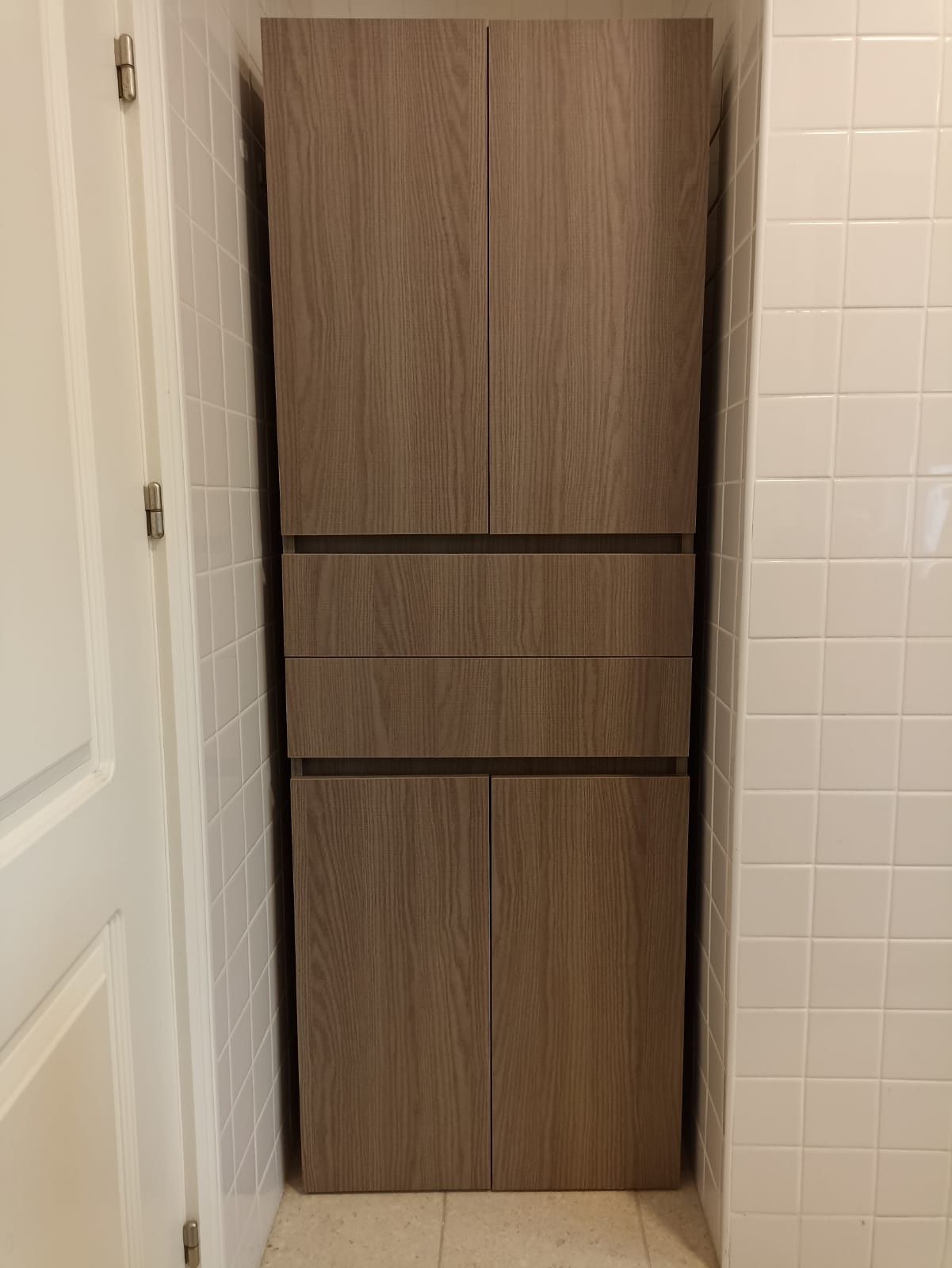 Móvel castanho wc