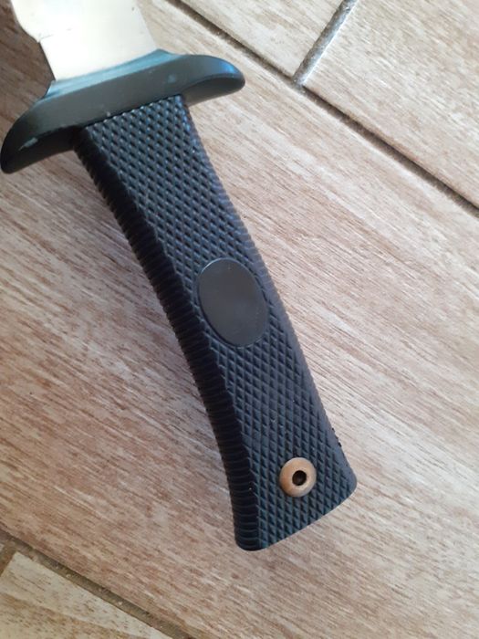 Nóż outdoor Muela Spain