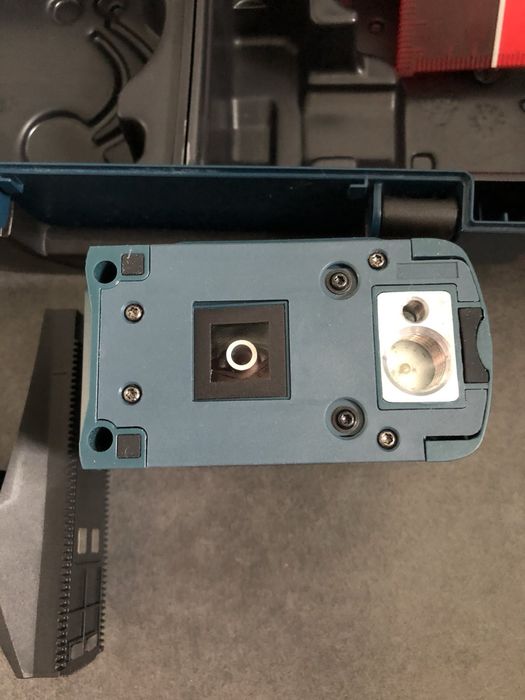 Лінійний нівелір Bosch GCL 2-15