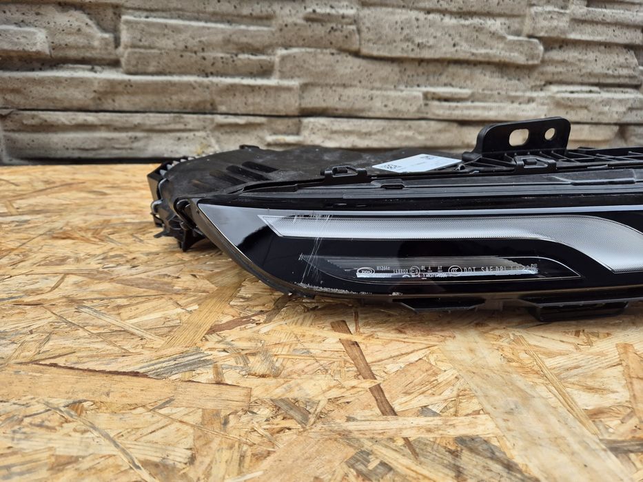 Bmw 7 G70 lampa przednia przod prawa 945.0080-14 europa