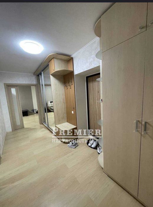 Продам квартиру з ремонтом на Заболотного