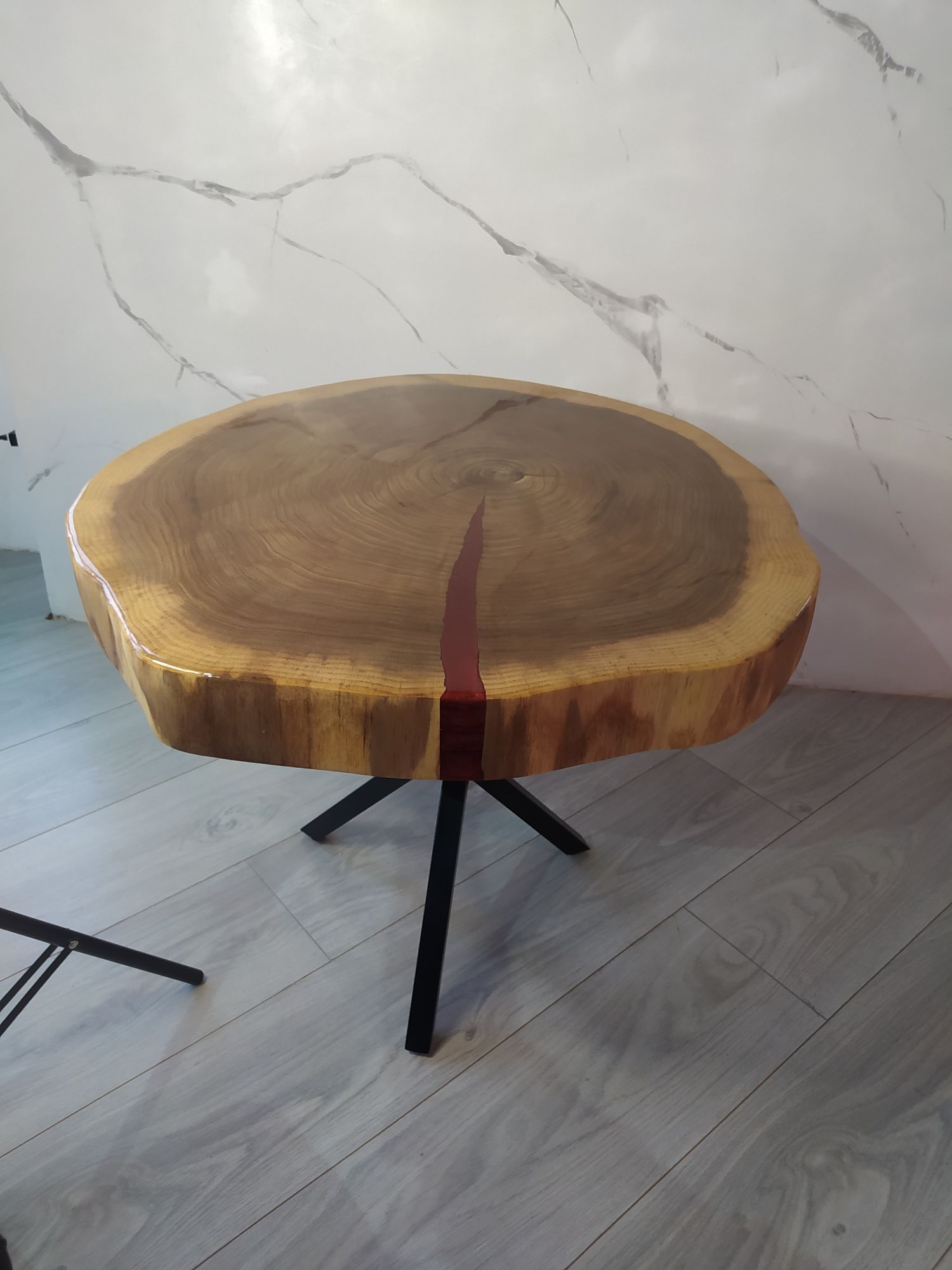 Кавовий столик з натурального дерева