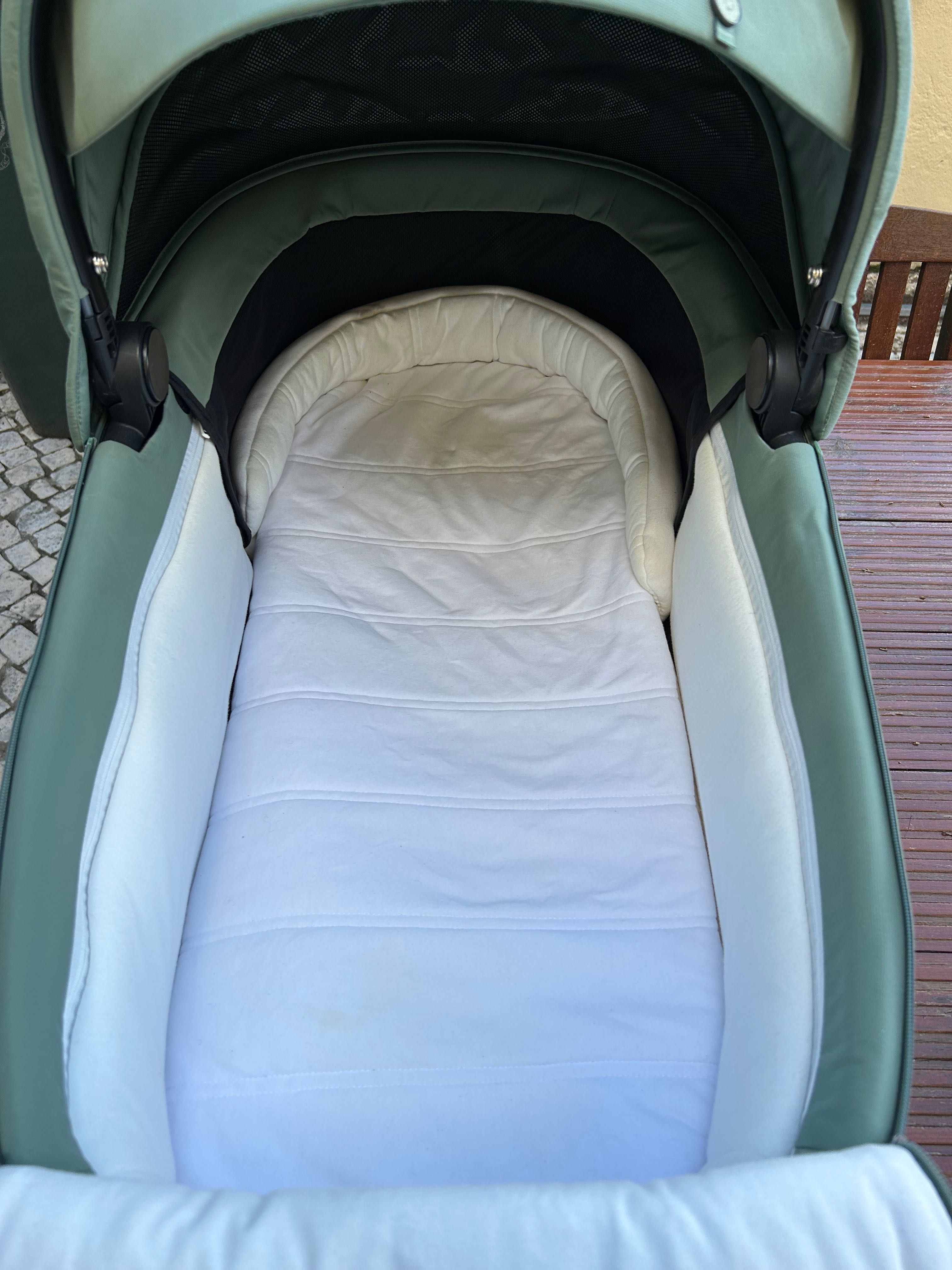 CYBEX Platinum Priam Lux Carry Cot Verde