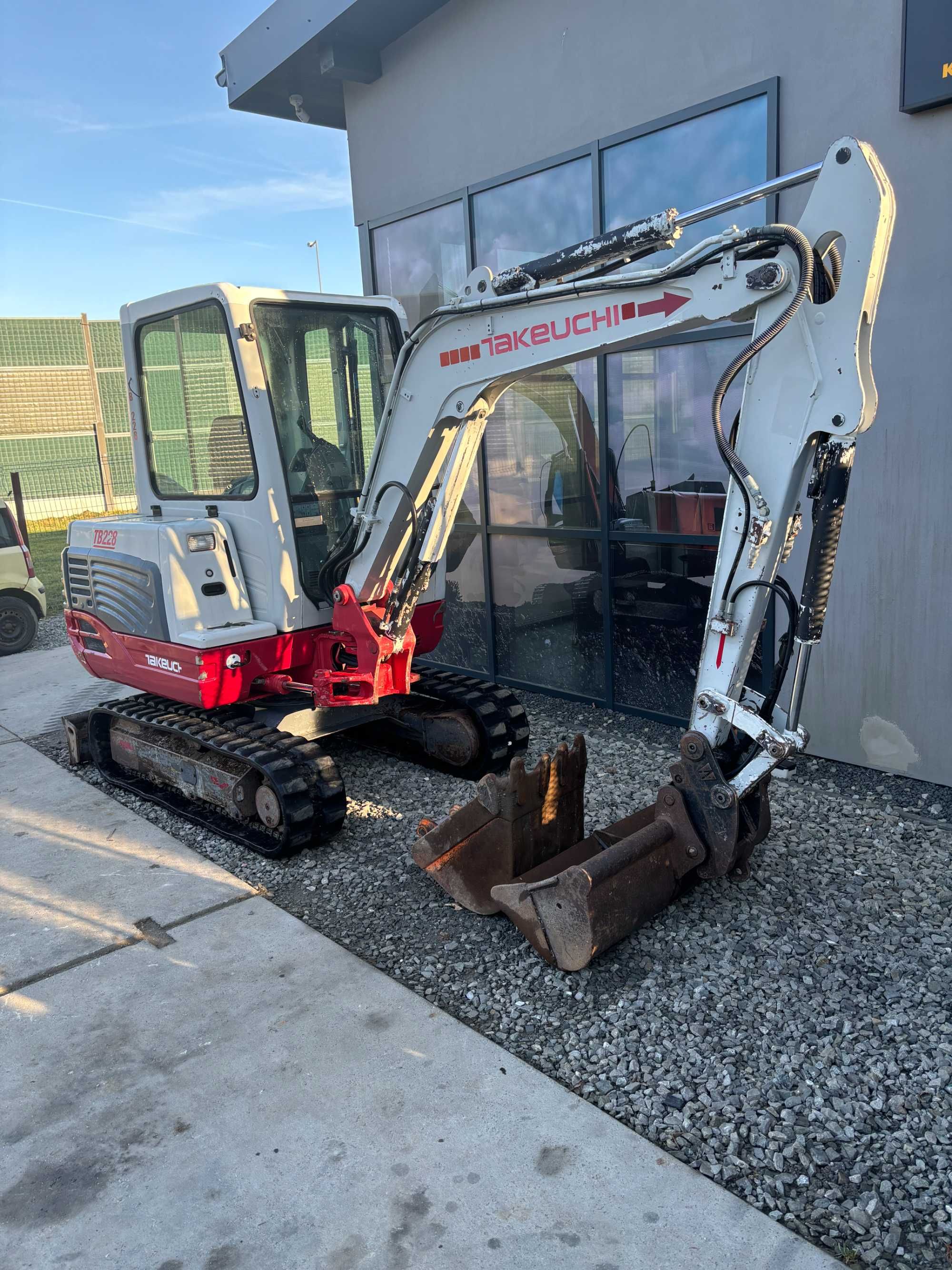 Minikoparka Takeuchi  TB 228 z 2010r nowe gąsienice szyb.hyrdra 2810kg