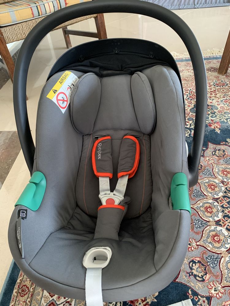 Ovo Cybex ATON B2 com adapradores (carseat, baby carrier)