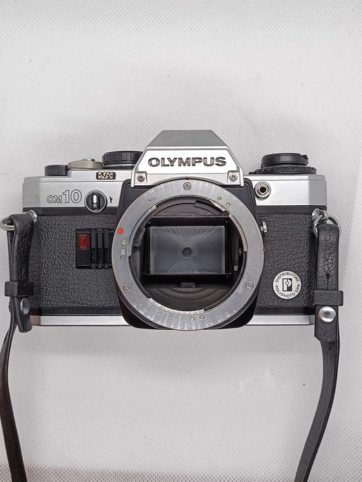 Olympus OM-10 + Olympus OM Zuiko 50mm f/1.8