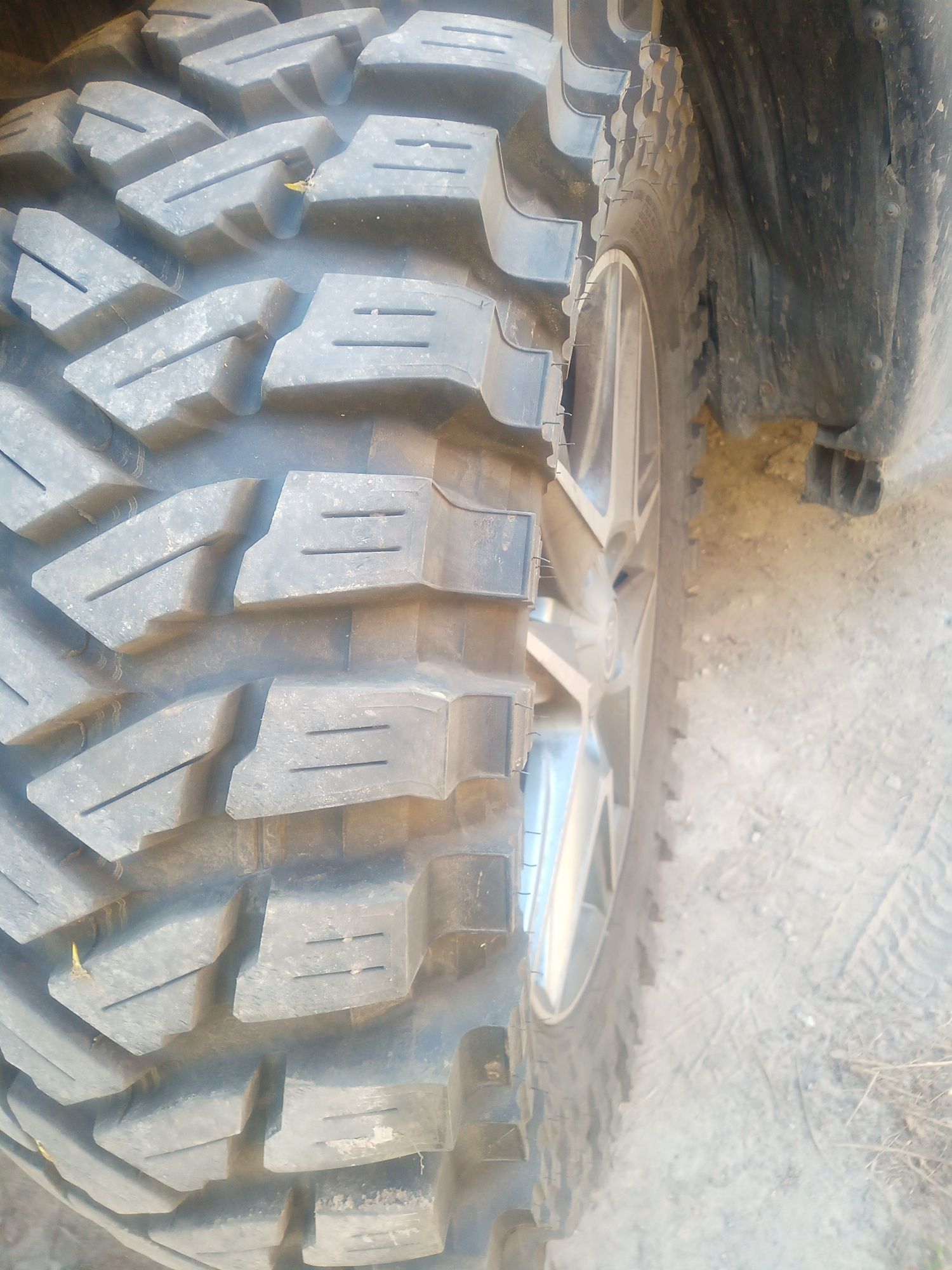 Всесезонні шини Maxxis M8060 Trepador Competition Bias 35.00/12.5 R20