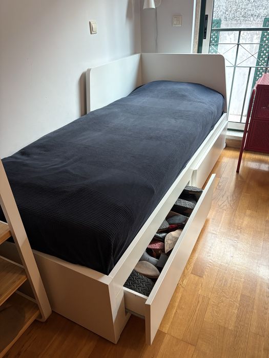 Cama solteiro Ikea + 2 colchões