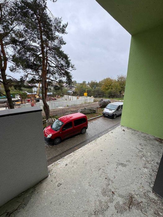 Продається двокімнатна квартира з гаражем у ЖК “Долина троянд”