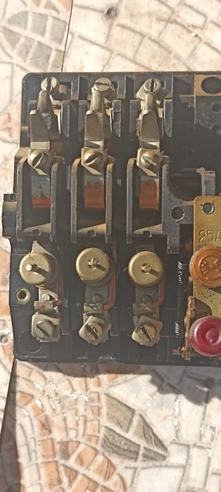 Продається автоматичний вимикач