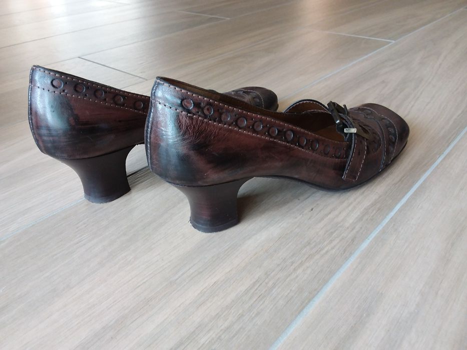 Buty damskie skórzane Gino Rossi. rozmiar 39