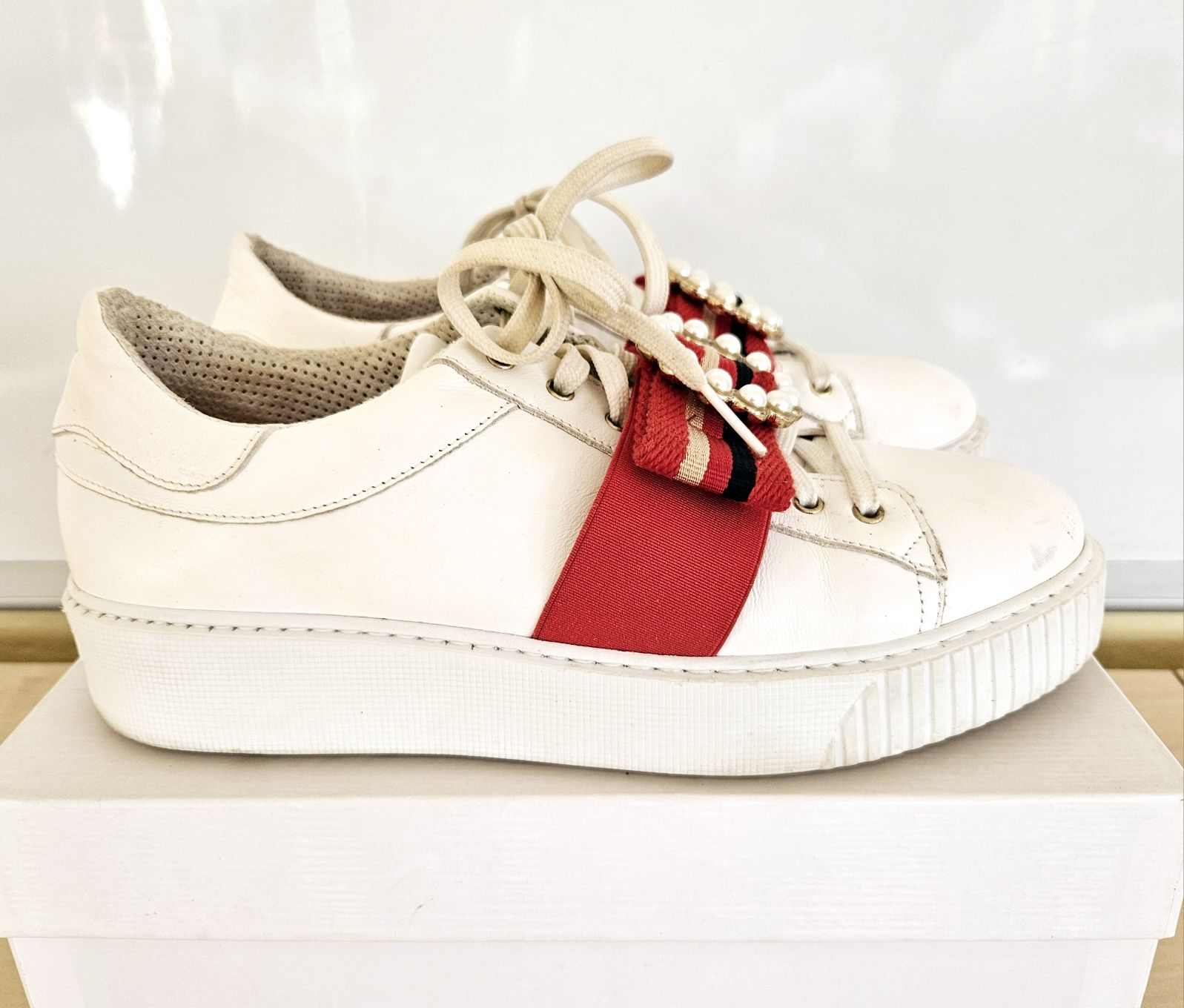 Białe sneakersy L'Estrosa skóra włoska