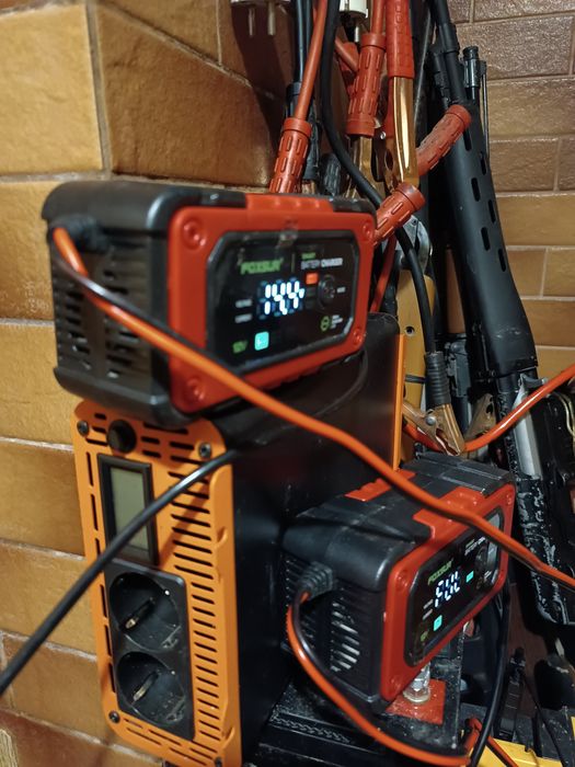 Нові, інтелектуальні зарядки для аккумуляторів, не трансформаторні.