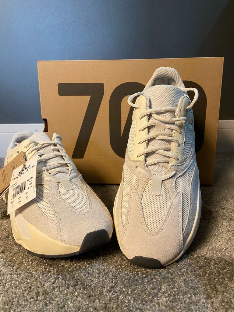 Adidas yeezy boost 700 "analog"