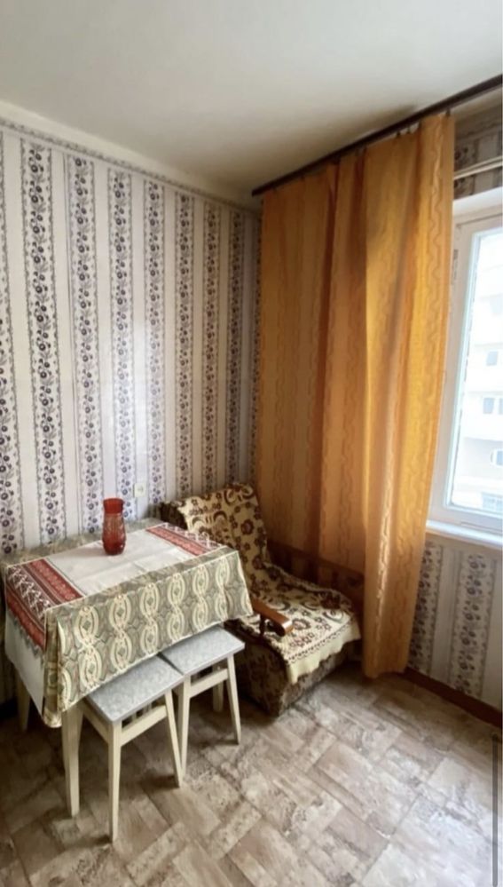 Продам 1 кімнатну квартиру центр м.Бориспіль