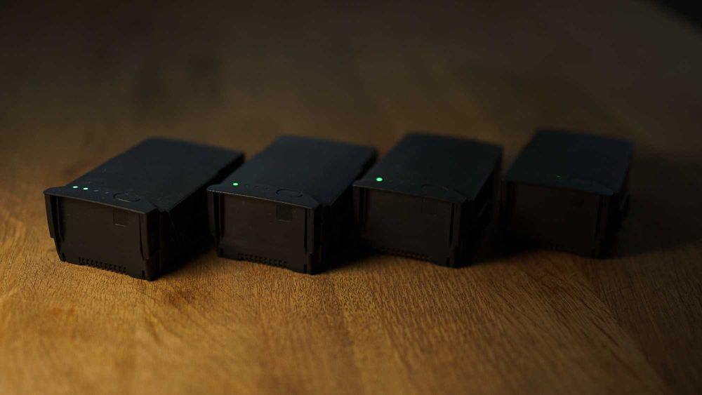 Квадрокоптер DJI MAVIC AIR 1 Fly More Combo 4 батареї