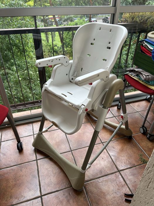 Krzesełko do karmienia Caretero Bistro