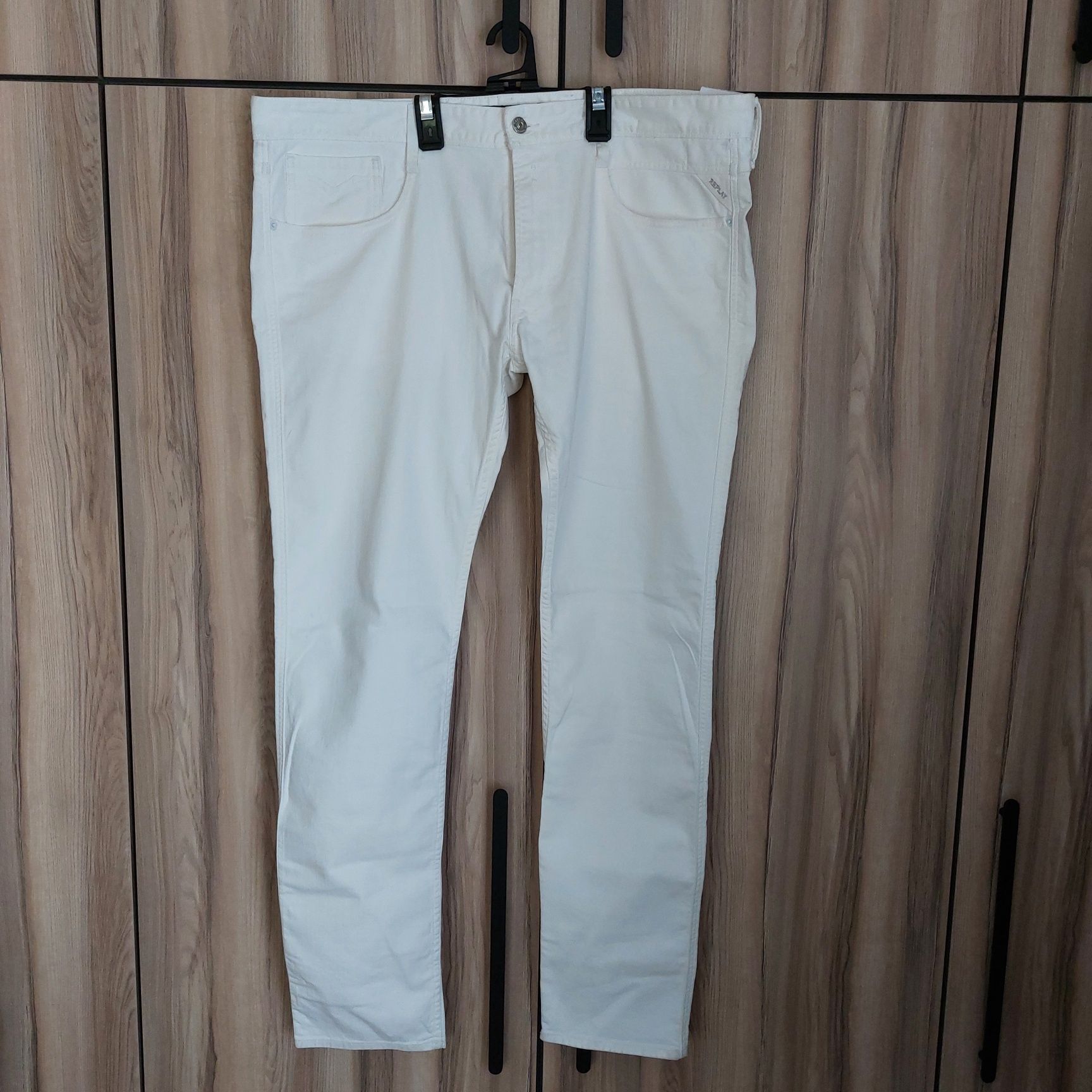Spodnie jeansowe Replay Anbass, slim fit M914, Biały, roz. 40