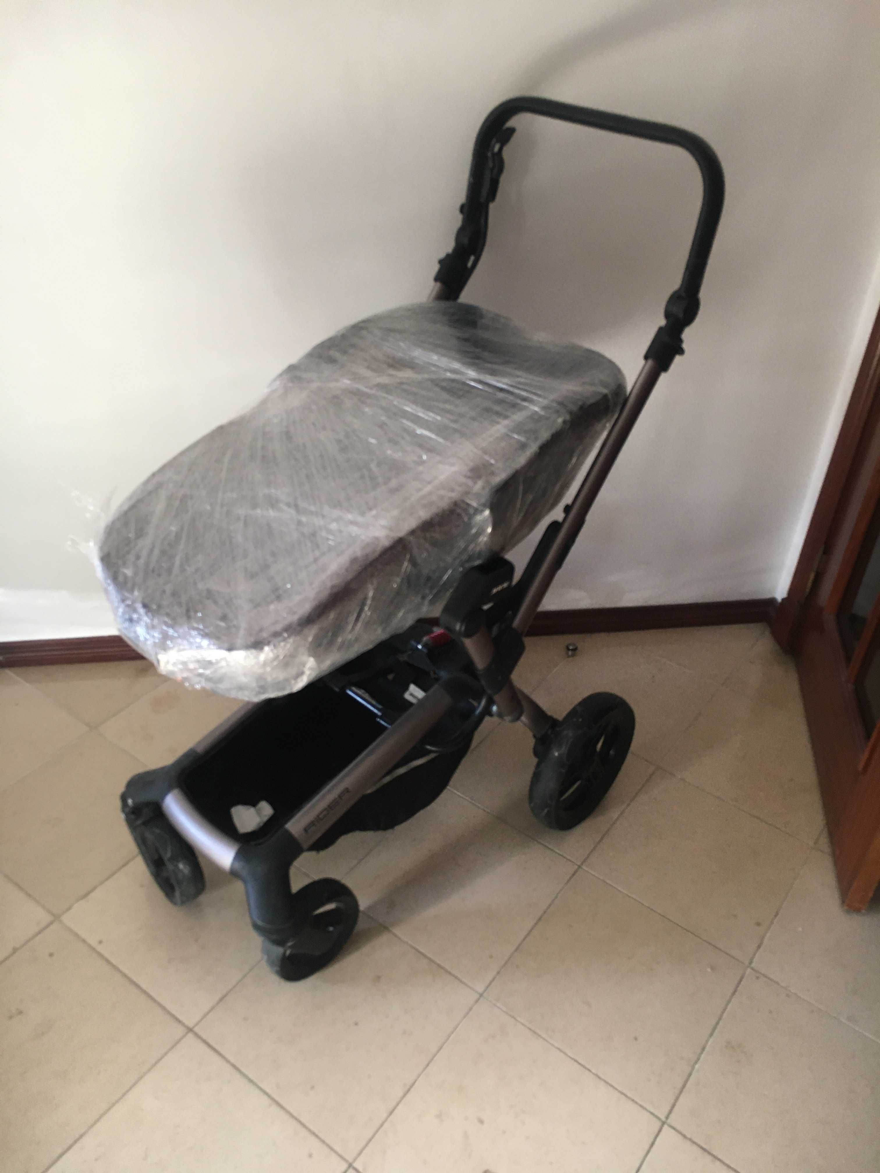 Carrinho de Bebé + Alcofa // Marca Jané - Modelo Rider
