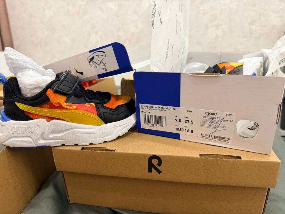 Кросівки Puma Hot Wheels розмір 27,5
